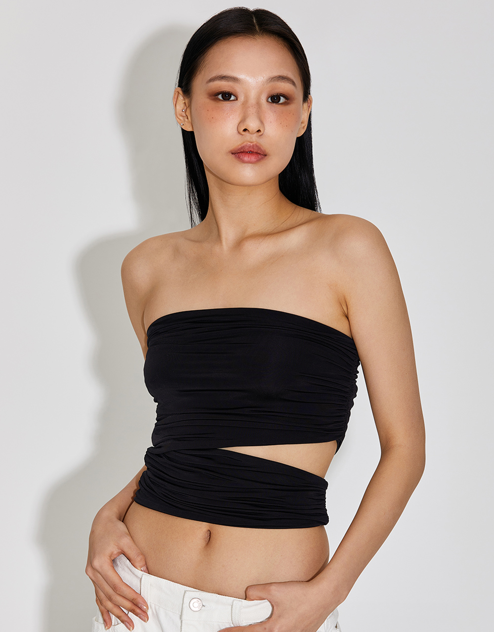 ONE SIDE CUT OUT SHIRRING TUBE TOP