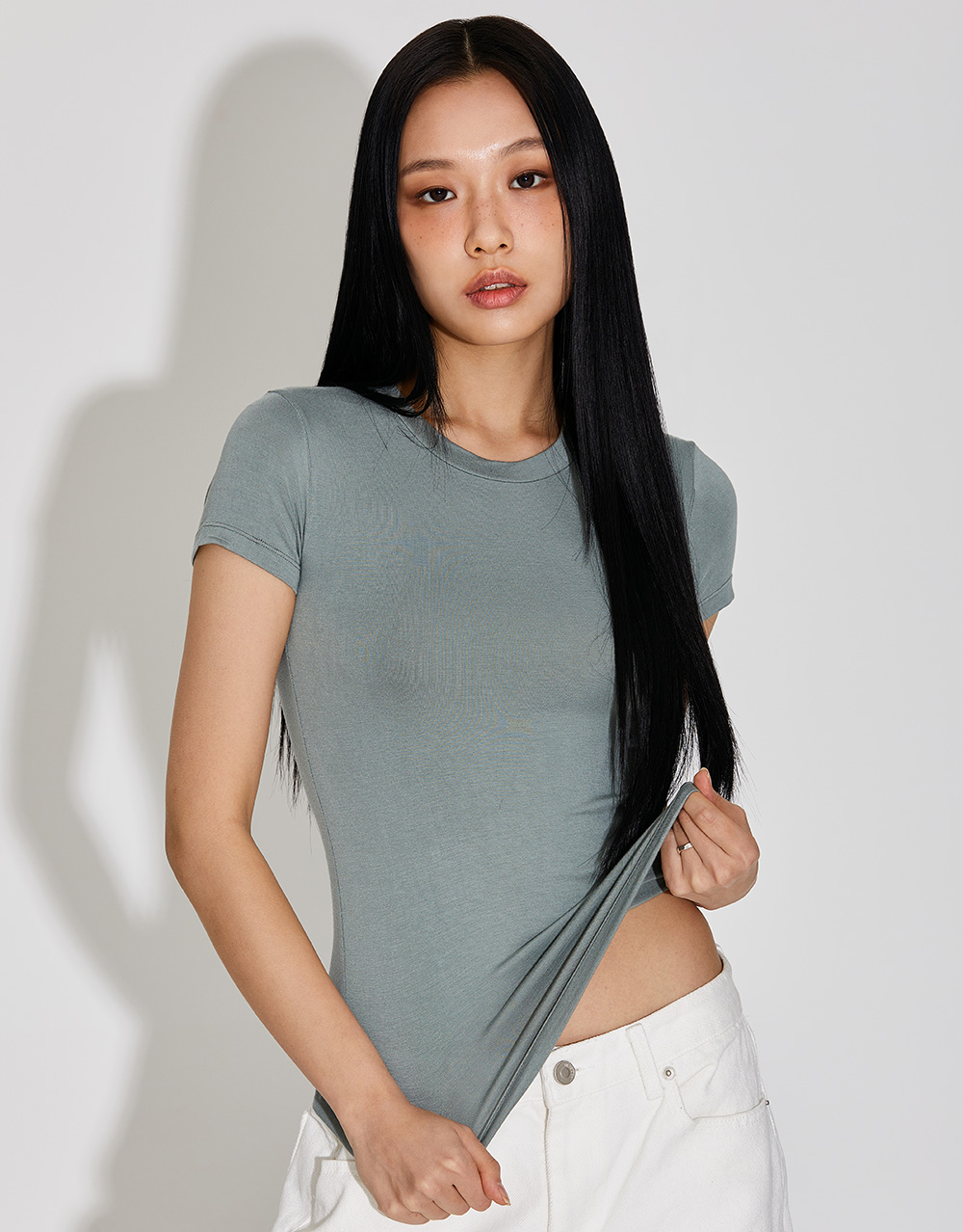 BAMBOO FITTED BASIC SHORT SLEEVE TOP